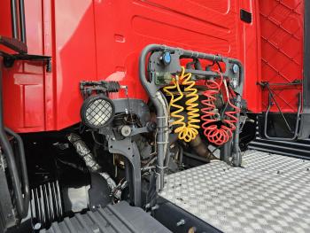 R520 / V8 / 4x2 / 2 TANKS / RETARDER